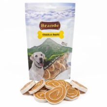 חטיף לכלבים של Brande בטעם עוף, ללא דגנים וללא חומרי טעם וצבעי מאכל מלאכותיים
